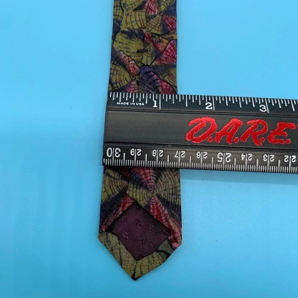 VTG Molecular Expressions Stonehenge Microscope Abstract Men's Classic Neck Tie
